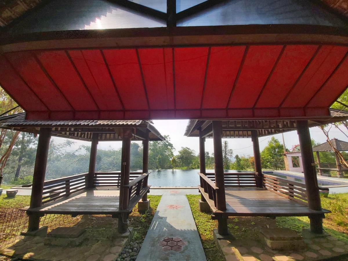 Degung Hillside Hotell Bogor Eksteriør bilde