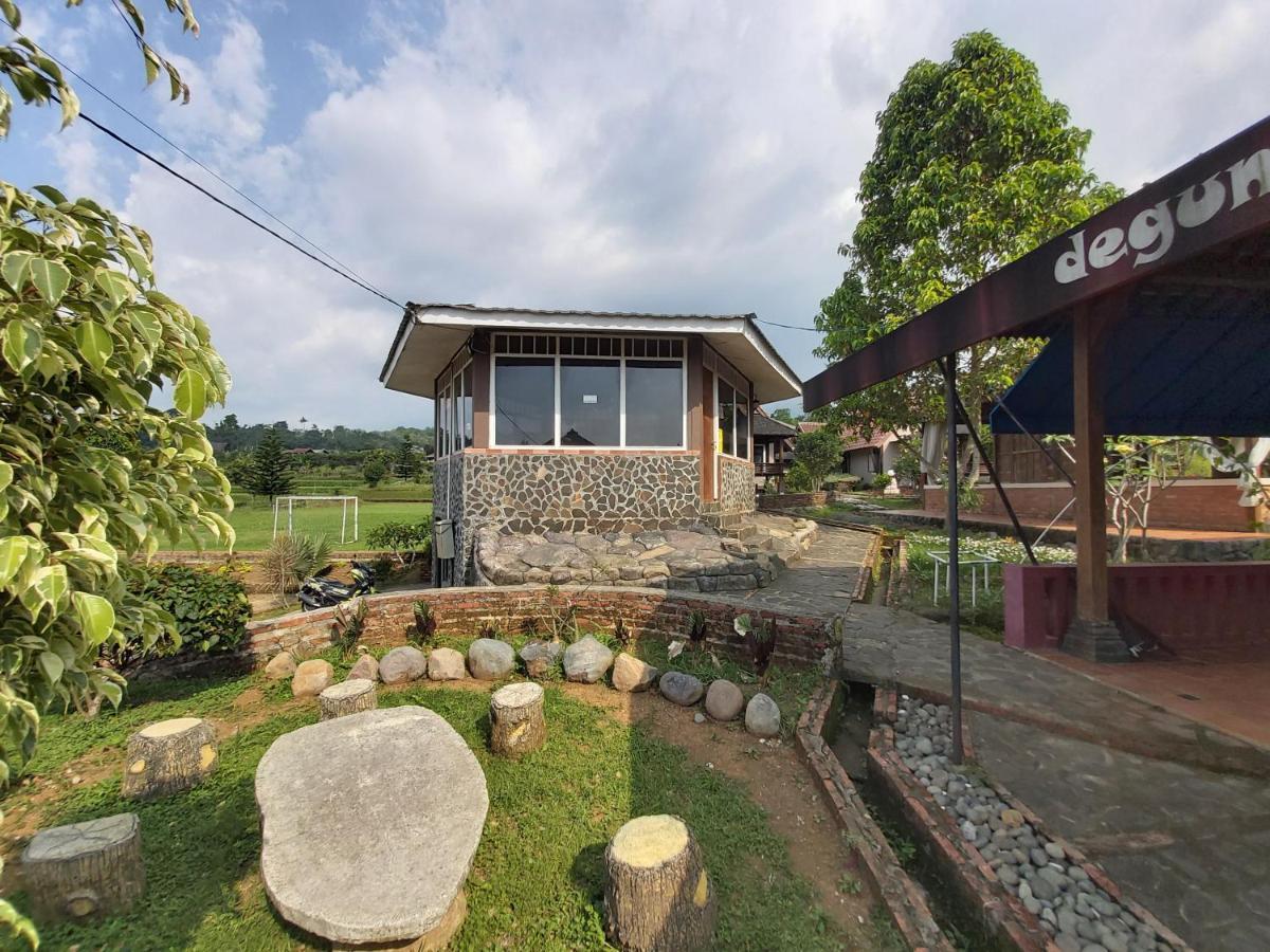 Degung Hillside Hotell Bogor Eksteriør bilde
