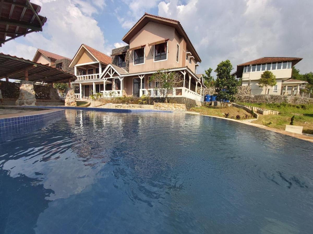 Degung Hillside Hotell Bogor Eksteriør bilde